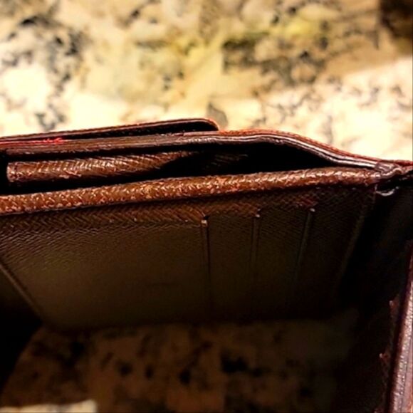 Authentic Louis Vuitton Elise Wallet Good used vintage condition.  Signs… - Picture 9 of 16